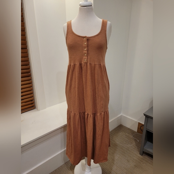 Tiered Maternity Maxi Dress with pockets - Picture 3 of 7